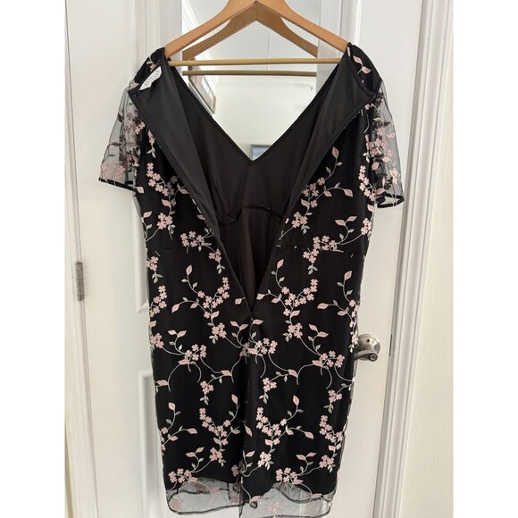 Estelle Dress Embroidered Floral V-neck Flutter Sleeves Women’s Plus Size 1X/ 18 - Picture 8 of 11